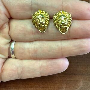 Vintage Gold Tone Lion Head Stud Earrings - Classic Women's Jewelry